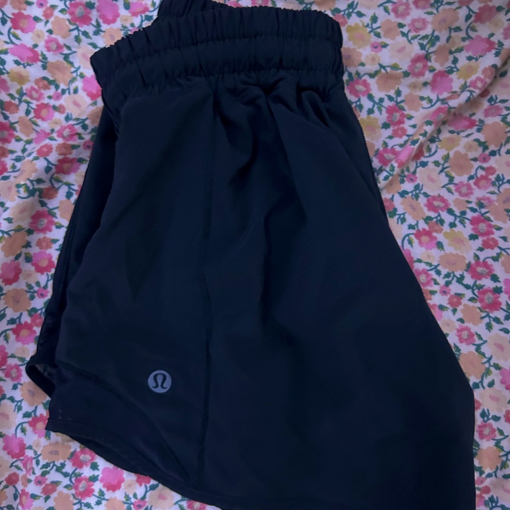 Black lululemon hotty hots size 2 :)